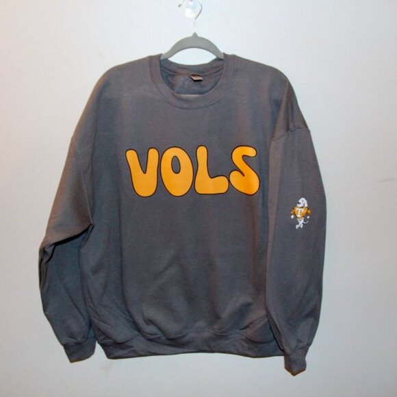 Gildan Tops - Retro Tennessee Volunteers Sweatshirt NWT LARGE Oversized UTK Smokey Sweatshirt